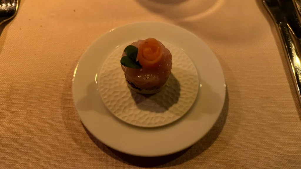 Tartare en rose de saumon au Kapitel 7