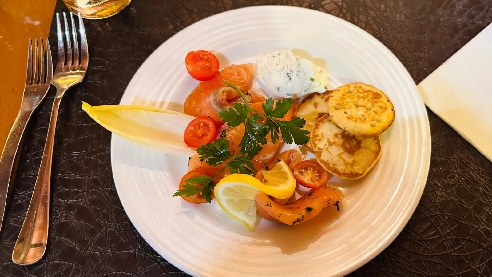 Assiette de saumon fumé Au Dauphin